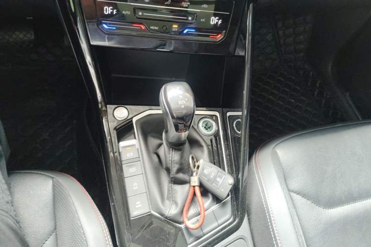 Used Volkswagen Tayron 2020 330TSI Two-Wheel Drive Luxury Smart Connectivity Version Gear Lever