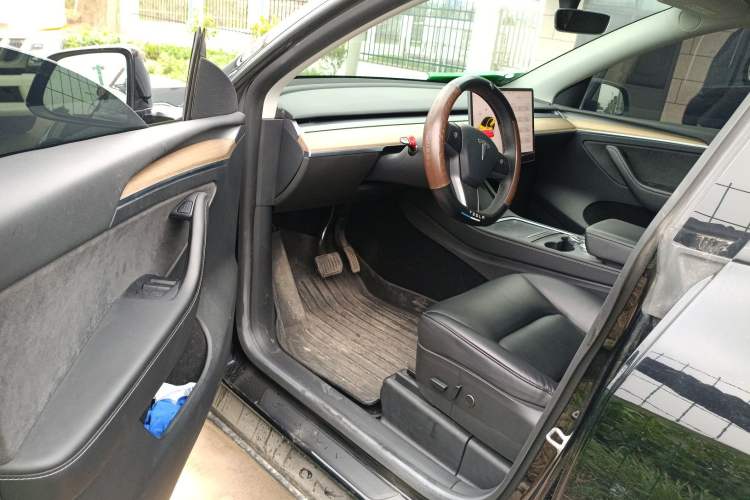 Used Tesla Model Y 2022 Rear-Wheel-Drive Version
