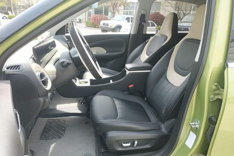 Used Wuling Bingo 2023 333 km Lingxi Connected+ Version Left Front Seat