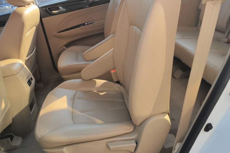 Used Baojun 730 2016 1.5T Manual Luxury Edition 7 Seats