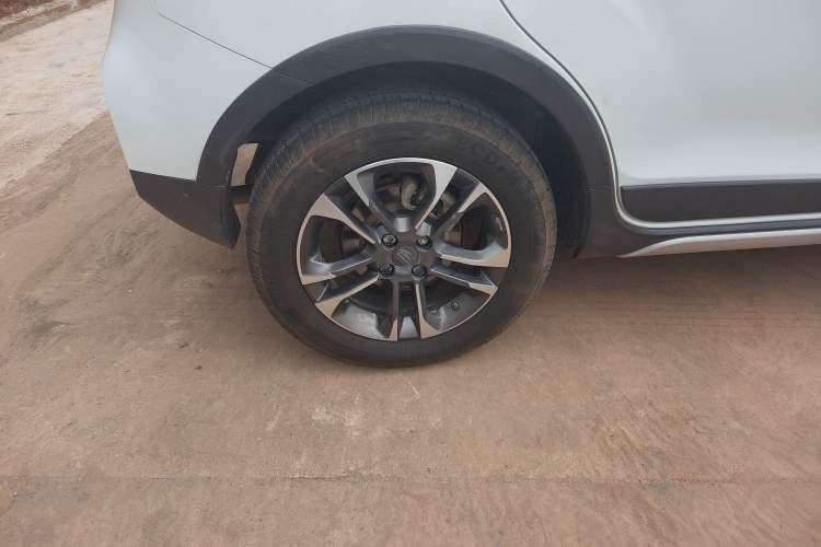 Used Geely Auto Vision X3 2019 Upgraded Model 1.5L Manual Elite Version Right Rear Wheel Hub