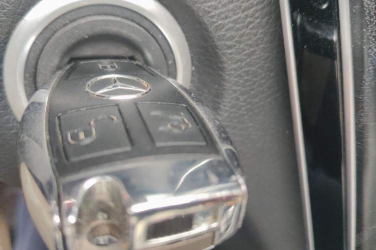 Used Mercedes-Benz C-Class 2015 Restyled C 180 L Sport Edition Vehicle Key