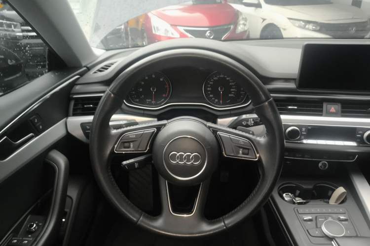 Used Audi A5 2017 Sportback 40 TFSI Fashion Model Steering Wheel
