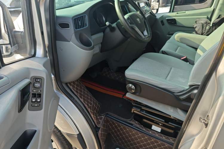 Used Foton Toano 2023 2.0T Automatic Jixiang Long-Wheelbase Mid-Height Rear Single Tire 7/9-Seater