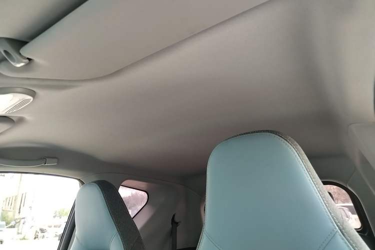 Used Chery Little Ant 2022 Sweet Pink Edition Half-Sugar Version Lithium Iron Phosphate 29.2 kWh 30 kW 301 km Headliner