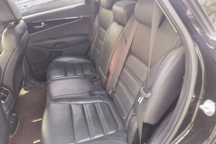 Used Kia Sorento 2015 Sorento L 2.0T Gasoline 4WD Elite Edition 7 Seats China V Emission Standard
