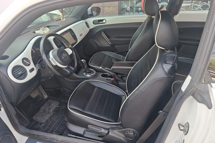 Used Volkswagen Beetle 2013 1.2TSI Fashion Edition Left Front Seat