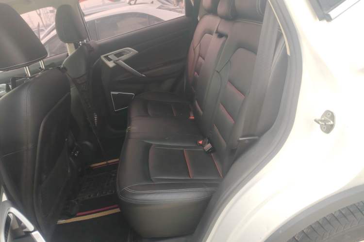 Used Geely Auto Emgrand X7 Sport 2020 1.8TD DCT Two-Wheel Drive Smart Connect 4G-Enabled Version
