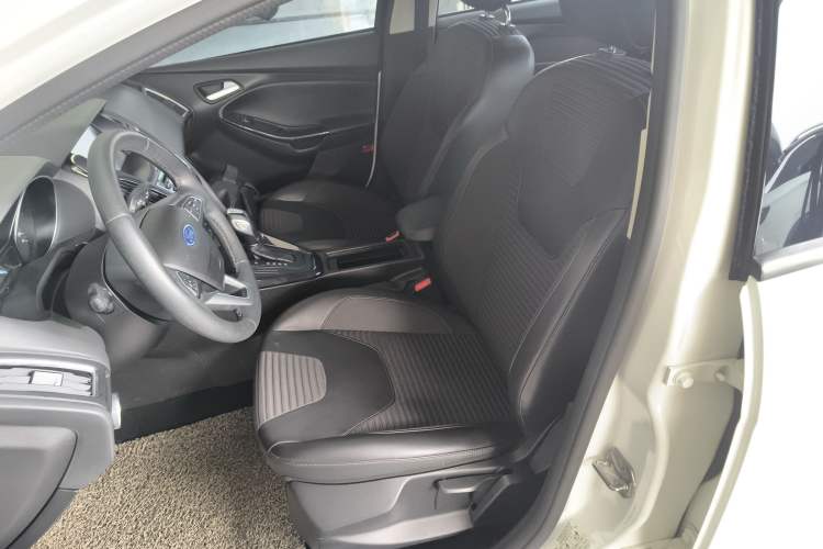 Used Ford Focus 2017 Sedan 1.6L Automatic Fashion Edition Smart Drive Version
