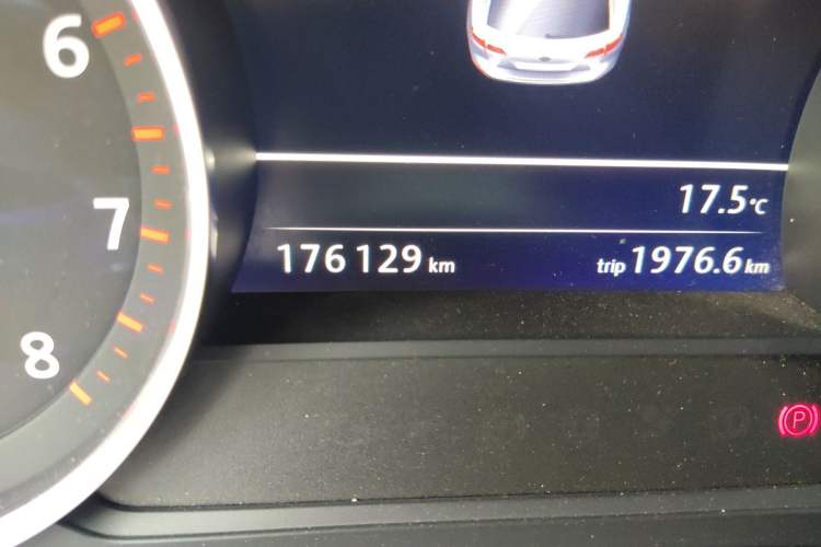 Used Volkswagen Touareg 2017 3.0 TSI Touareg Edition Odometer Close Up