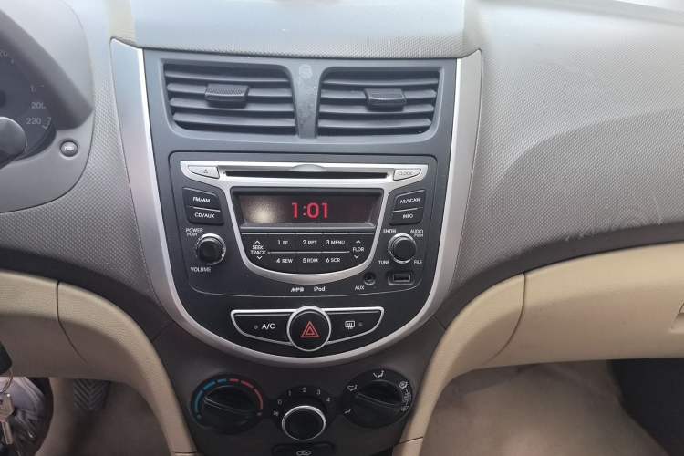 Used Hyundai Verna (older generation) 2010 Sedan 1.4L Manual Comfort GS
