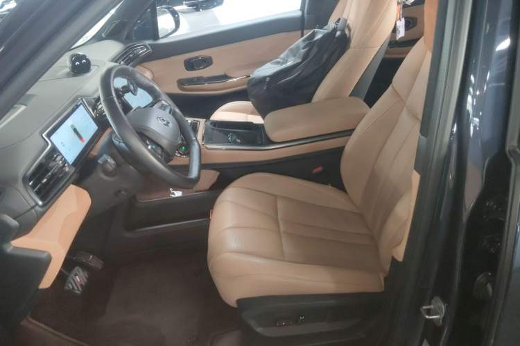 Used Nio ES8 2020 580 km Range Signature Edition Six-Seater Version Left Front Seat