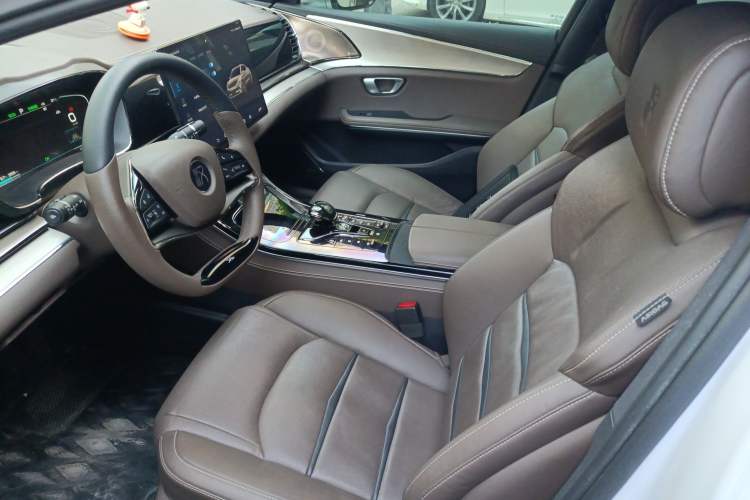 Used BYD Han 2020 EV Long-Range Luxury Model
