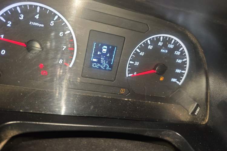 Used FORTHING Lingzhi 2022 M5L 1.6L Utility Model 7 Seats