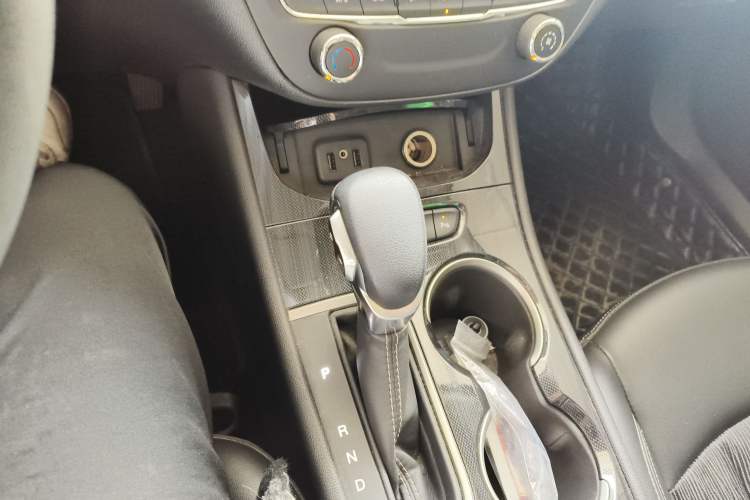 Used Buick Verano 2020 20T CVT Leading Edition Gear Lever