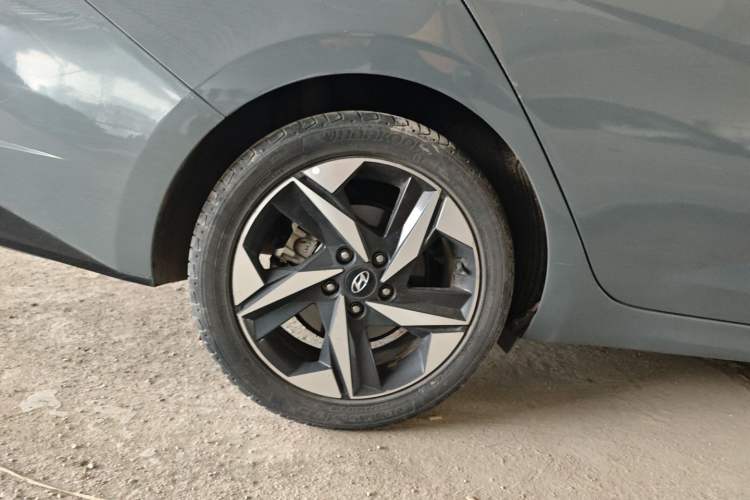 Used Hyundai Elantra 2021 1.5L CVT LUX Prestige Edition