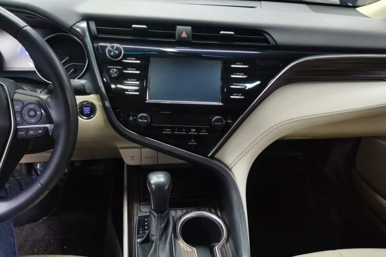 Used Toyota Camry 2018 2.0G Luxury Edition