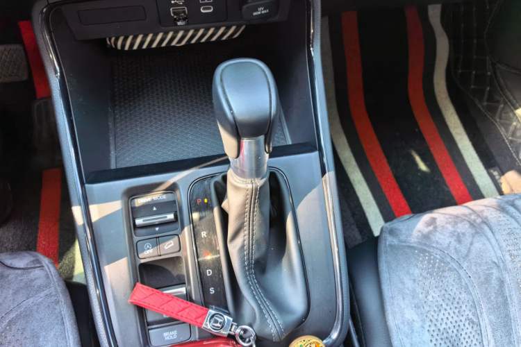 Used Honda Breeze 2023 240TURBO Two-Wheel-Drive Prestige Edition 5 Seats Gear Lever