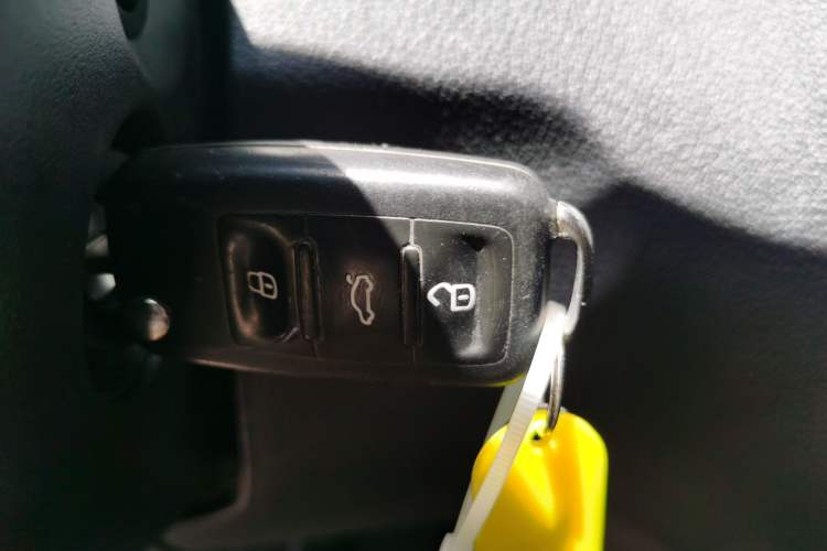 Used Volkswagen Touran 2015 1.4T DSG Comfort Edition 5 Seats