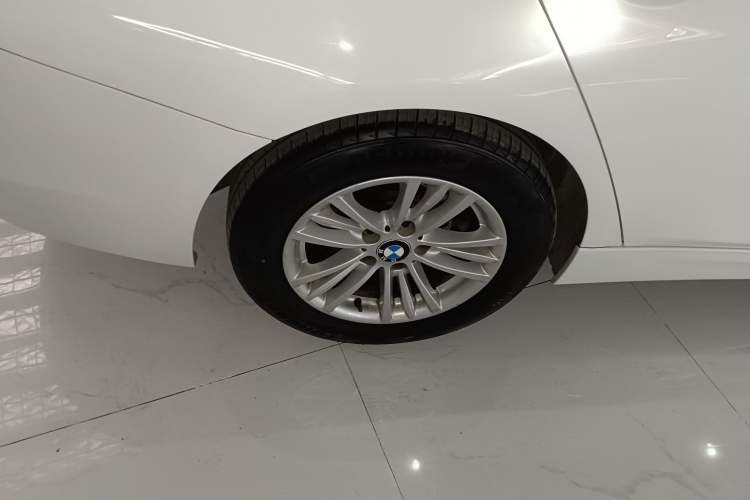 Used BMW 3 Series 2015 320Li Fashion Model
