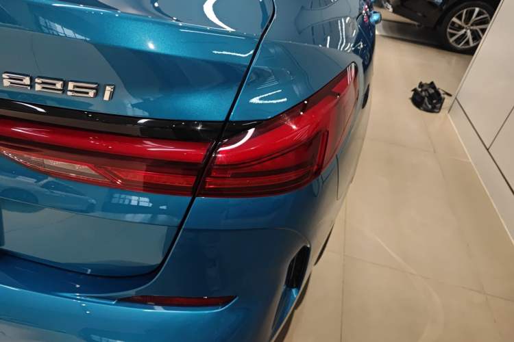 Used BMW 2 Series 2021 225i Four-Door Coupe M Sport Night Edition Exterior 3