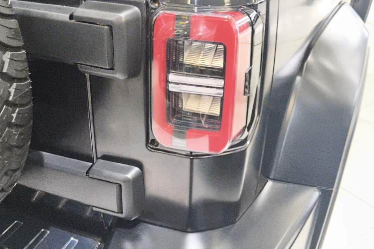 Used BAIC Off-Road BJ40 2024 2.0D Blade Hero Glory Edition Right Rear Taillight