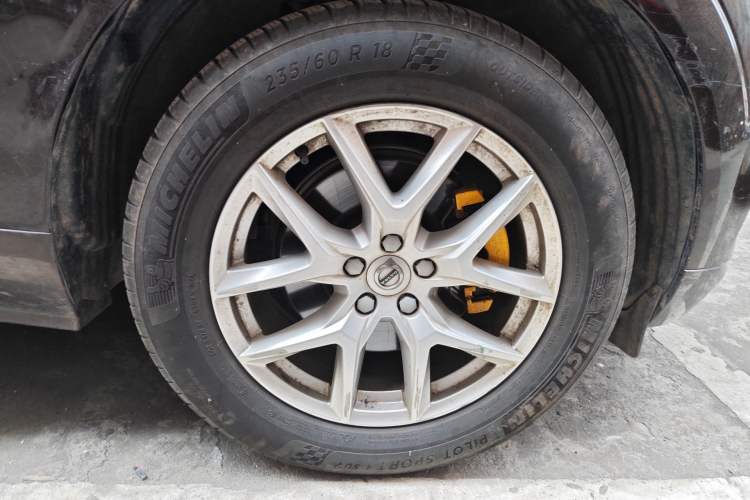 Used Volvo XC60 2020 T5 4x4 Zhiyi Luxury Edition Right Front Wheel Hub