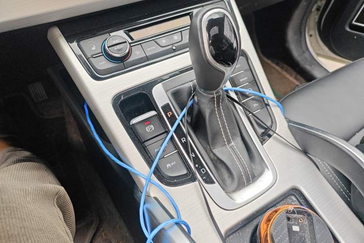 Used Geely Auto Emgrand X7 Sport 2018 1.8TD Automatic Two-Wheel Drive Smart Connect 4G Internet Edition
