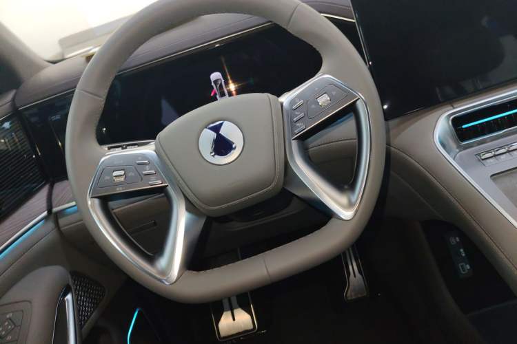 Used Denza N9 2025 Flagship Model