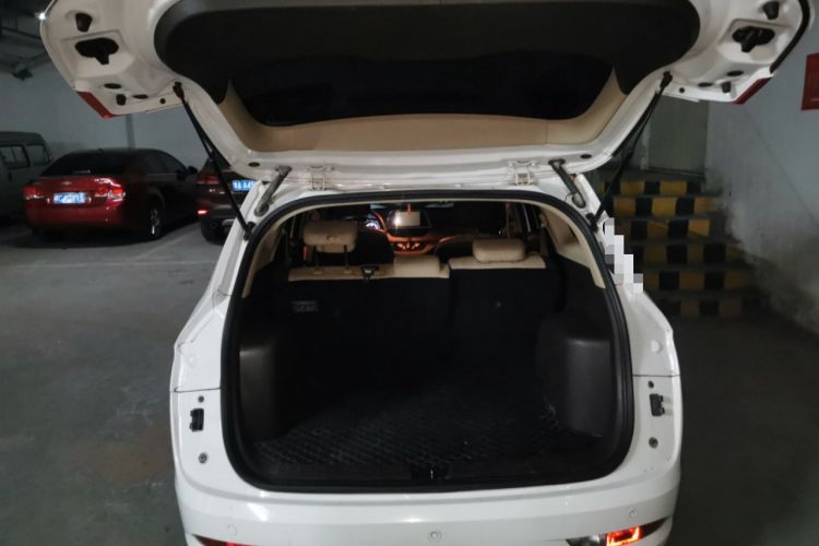 Used Baojun 310W 2017 1.5L Manual Fashion Edition China VI Trunk