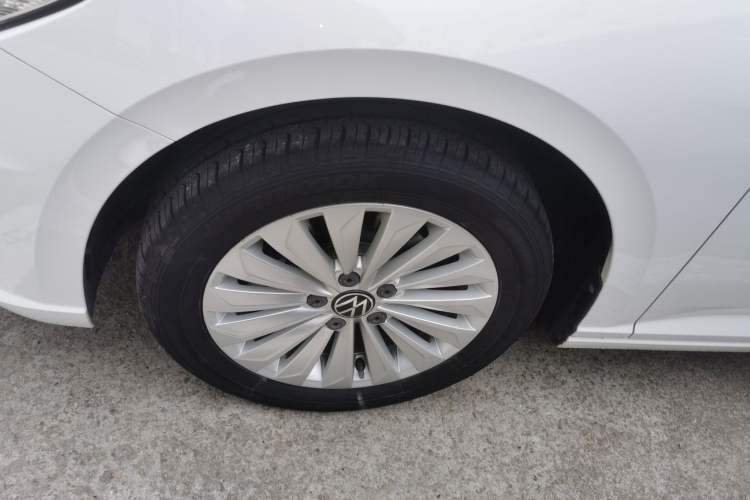 Used Volkswagen Lavida 2021 1.5L Automatic Comfort Edition Left Front Wheel Hub