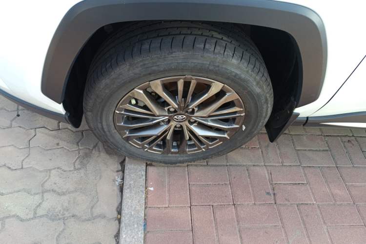 Used Toyota Wildlander 2023 2.0L CVT Two-Wheel Drive Luxury PLUS Edition Left Front Wheel Hub