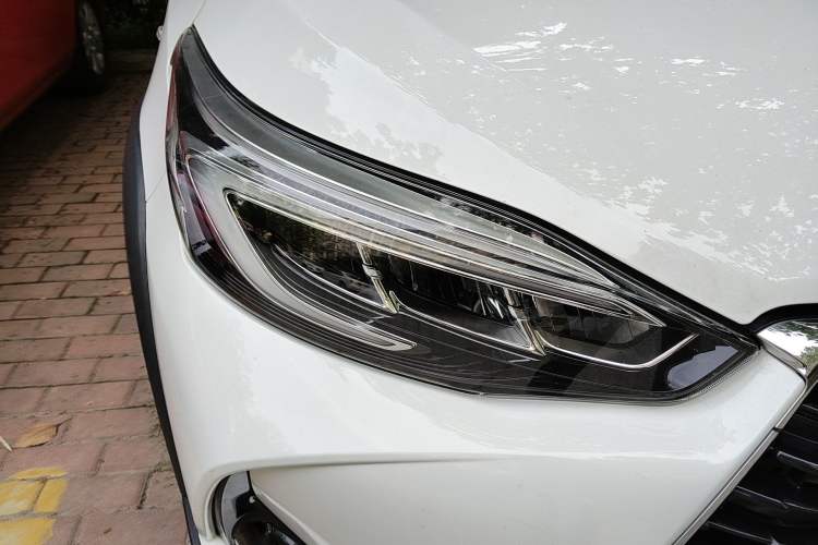 Used Toyota YARiS L Zhi Xuan 2022 X-Trail 1.5L CVT Luxury PLUS Edition Right Front Headlight