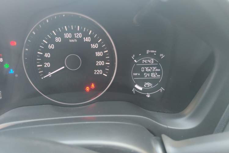 Used Honda Vezel 2022 1.5L CVT Phantom Night Pioneer Edition Odometer Close Up