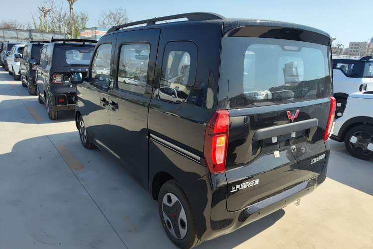 Used Wuling Zhiguang New Energy 2025 Model 305km Ambitious Edition Exterior 2