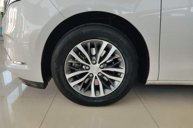 Used Buick GL8 2022 ES Landtrek 653T Comfort Edition Left Front Wheel Hub