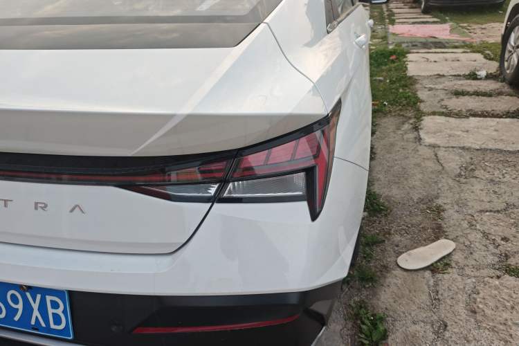 Used Hyundai Elantra 2023 1.5L CVT LUX Prestige Edition
