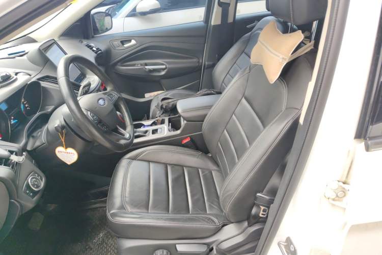 Used Ford Kuga 2017 EcoBoost 180 Two-Wheel-Drive Platinum Edition Left Front Seat