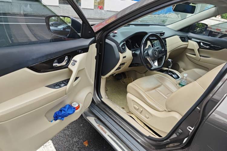 Used Nissan X-Trail 2019 2.0L CVT Comfort Edition 2WD Driver Seat