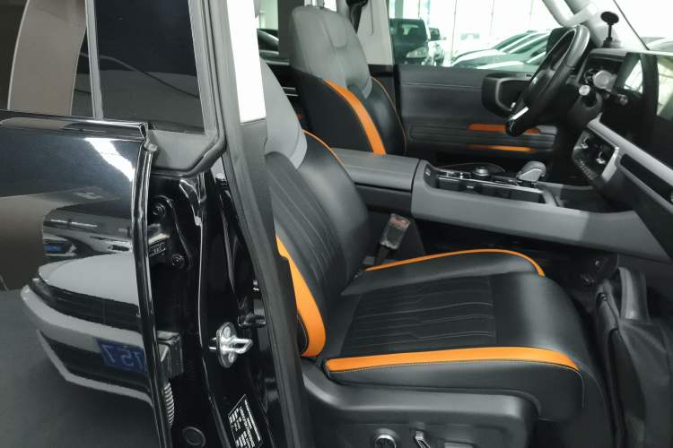 Used BAIC Off-Road BJ40 2024 2.0T All-New Urban Hunter Edition Ultimate Version
