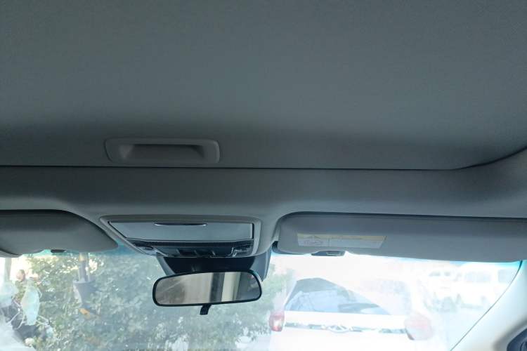 Used Honda Elysion 2024 2.0L eHEV Luxury Edition Headliner