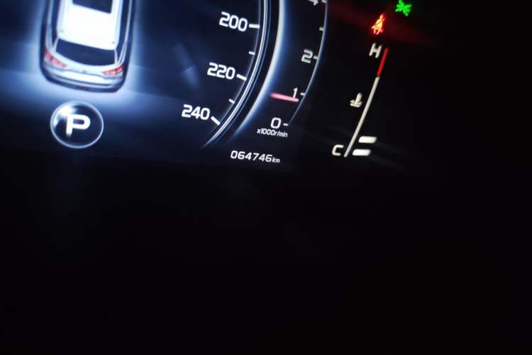 Used Geely Auto Emgrand X7 Sport 2018 1.8TD Automatic Two-Wheel Drive Smart 4G Connected Version
