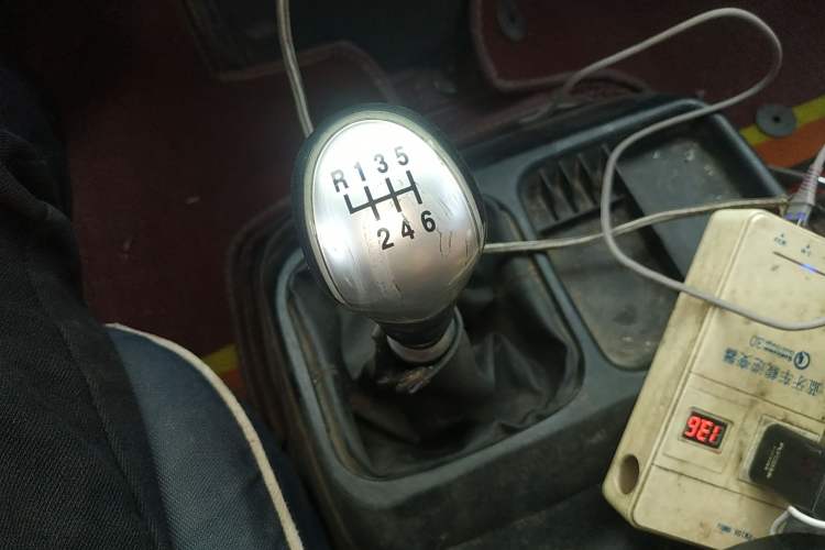 Used JAC Group Refine 2012 1.9T Shuttle Diesel Standard Model HFC4DB1-2C