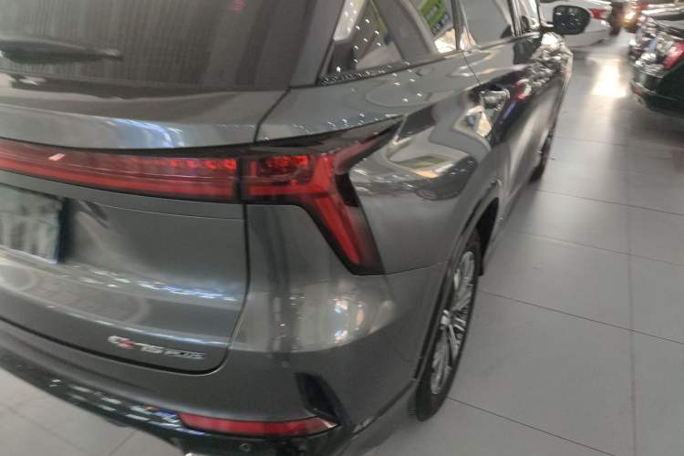 Used CHANGAN CS75 PLUS 2024 3rd Generation Champion Edition 1.5T Intelligent Drive Dynamic Model
