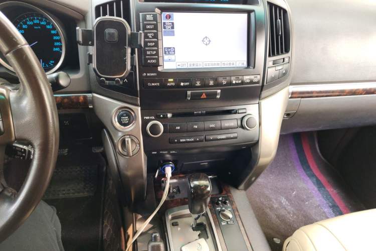 Used Toyota Land Cruiser 2010 4.7L Automatic VX Audio And AC Panel