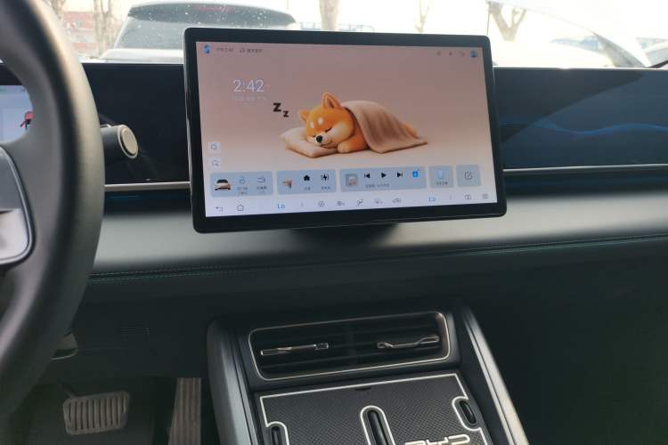 Used BYD Qin L 2025 DM-i Smart Drive 80KM Leading Model Audio And AC Panel