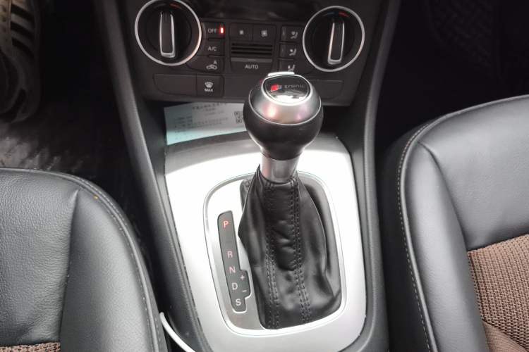 Used Audi Q3 2016 35 TFSI Fashion Model Gear Lever
