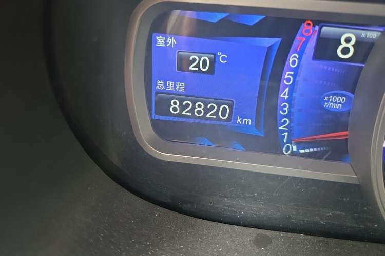 Used BYD S6 2014 2.0L Manual Luxury 5-Seater Odometer Close Up