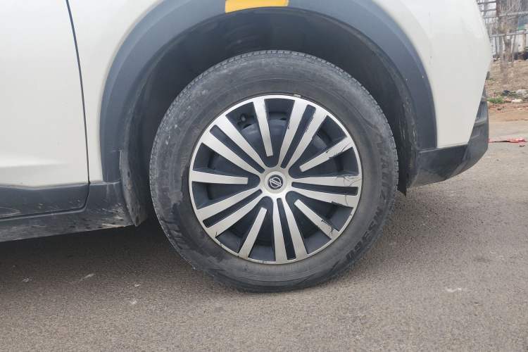 Used Nissan Kicks 2020 1.5L XE Manual Cool Edition