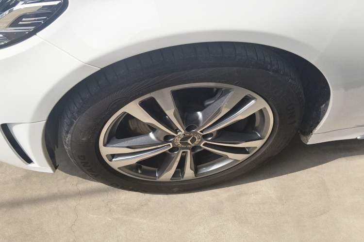 Used Mercedes-Benz C-Class 2019 C 180 L Fashion Edition Sport Version Left Front Wheel Hub